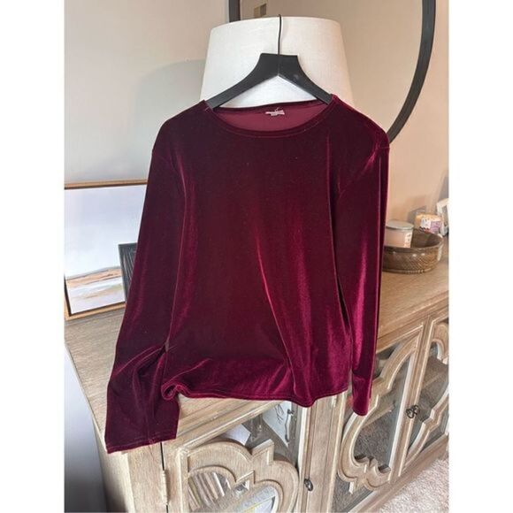 CP Shades Velvet Red Round Neck Blouse Long Sleeve - Picture 1 of 6